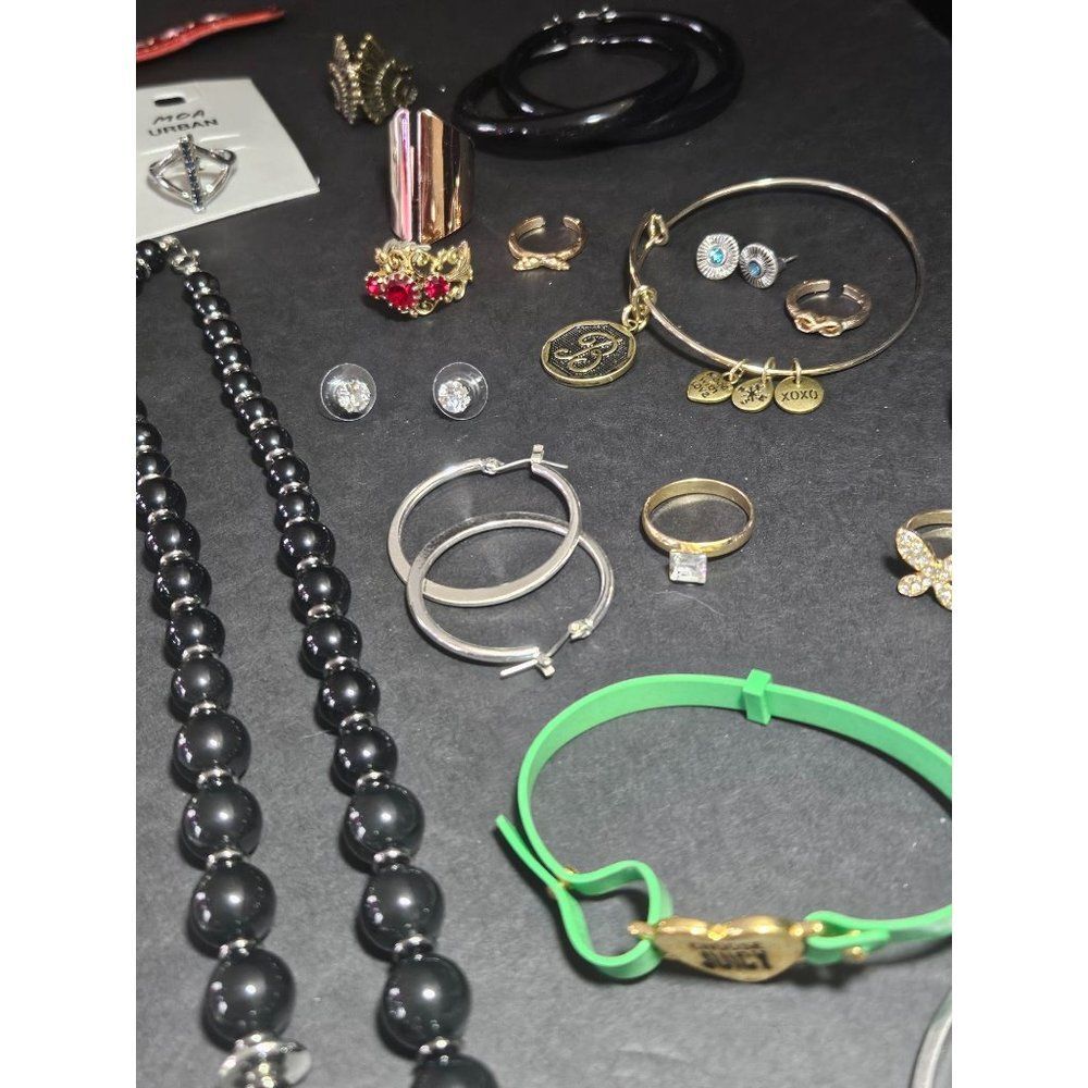 Wearable jewelry lot / bundle - Picture 2 of 14